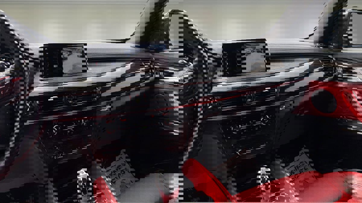 Used 2019 BMW X6 xDrive35i w/ M Sport Package image 11