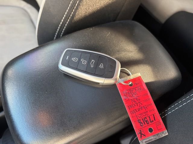 Used 2024 Hyundai Venue SEL image 45