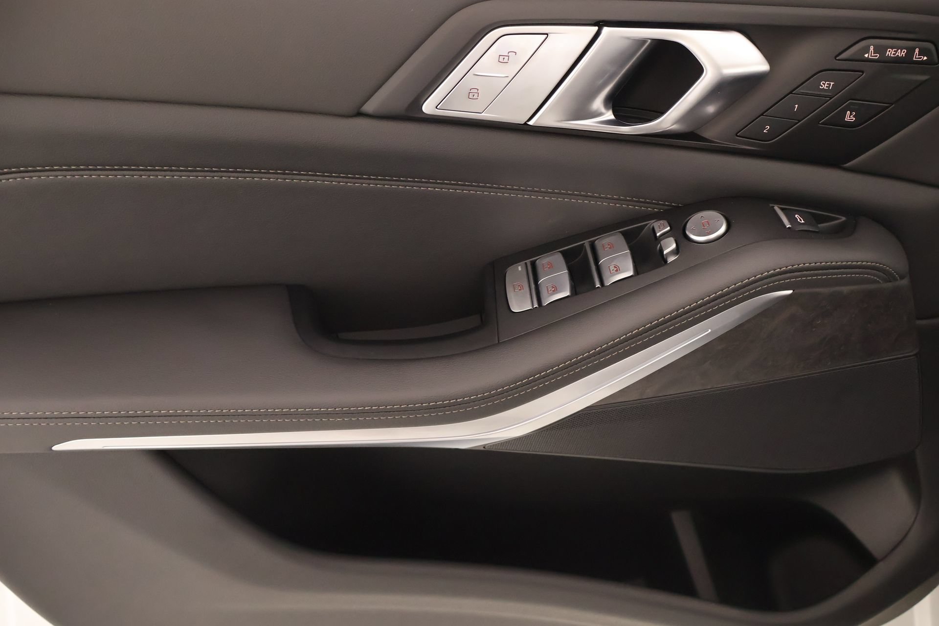 New 2027 BMW X7 xDrive40i AWD/4WD image 17