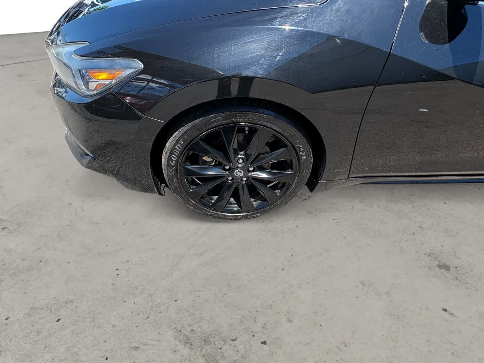 Used 2017 Nissan Maxima SR w/ Midnight Edition FWD image 11