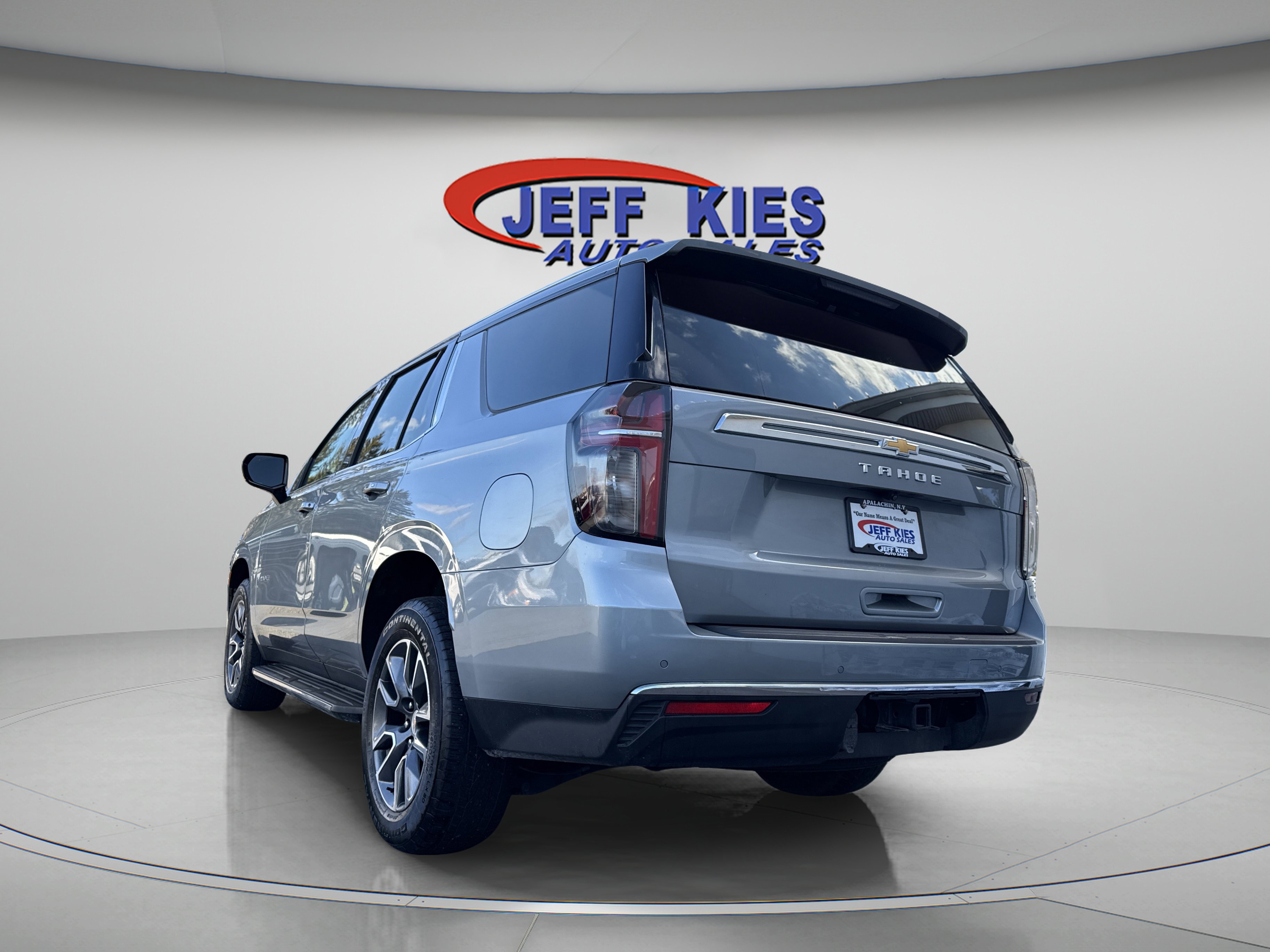 Used 2024 Chevrolet Tahoe LS w/ Driver Alert Package image 5