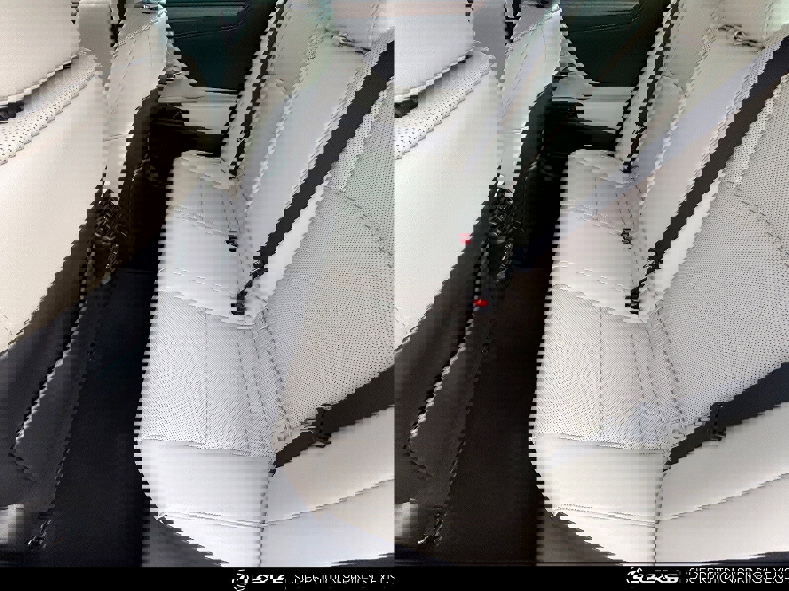 Certified 2025 Lexus ES 300h w/ Premium Package image 16