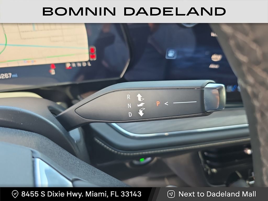 Certified 2025 Chevrolet Suburban Premier image 29