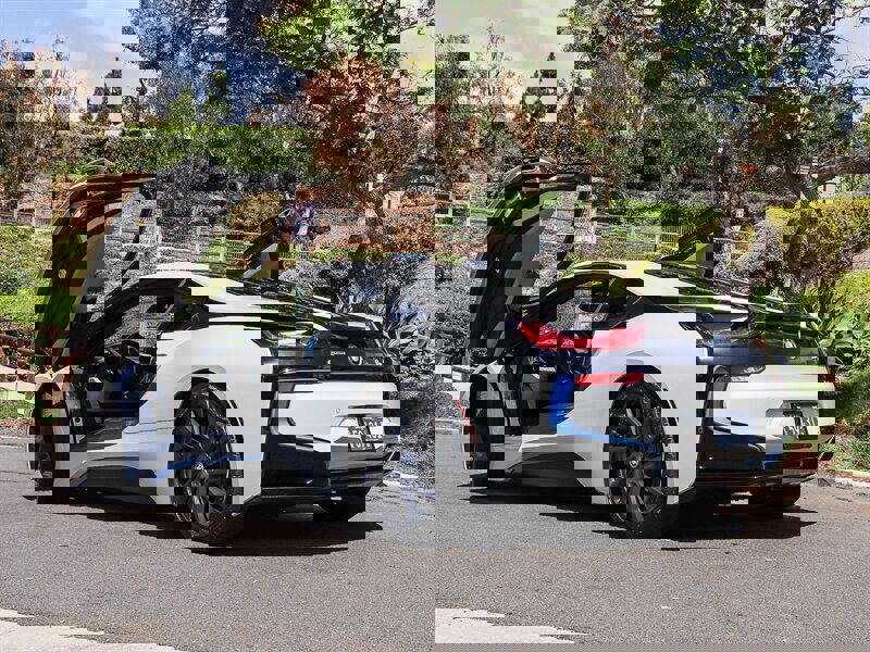 Used 2017 BMW i8 image 3