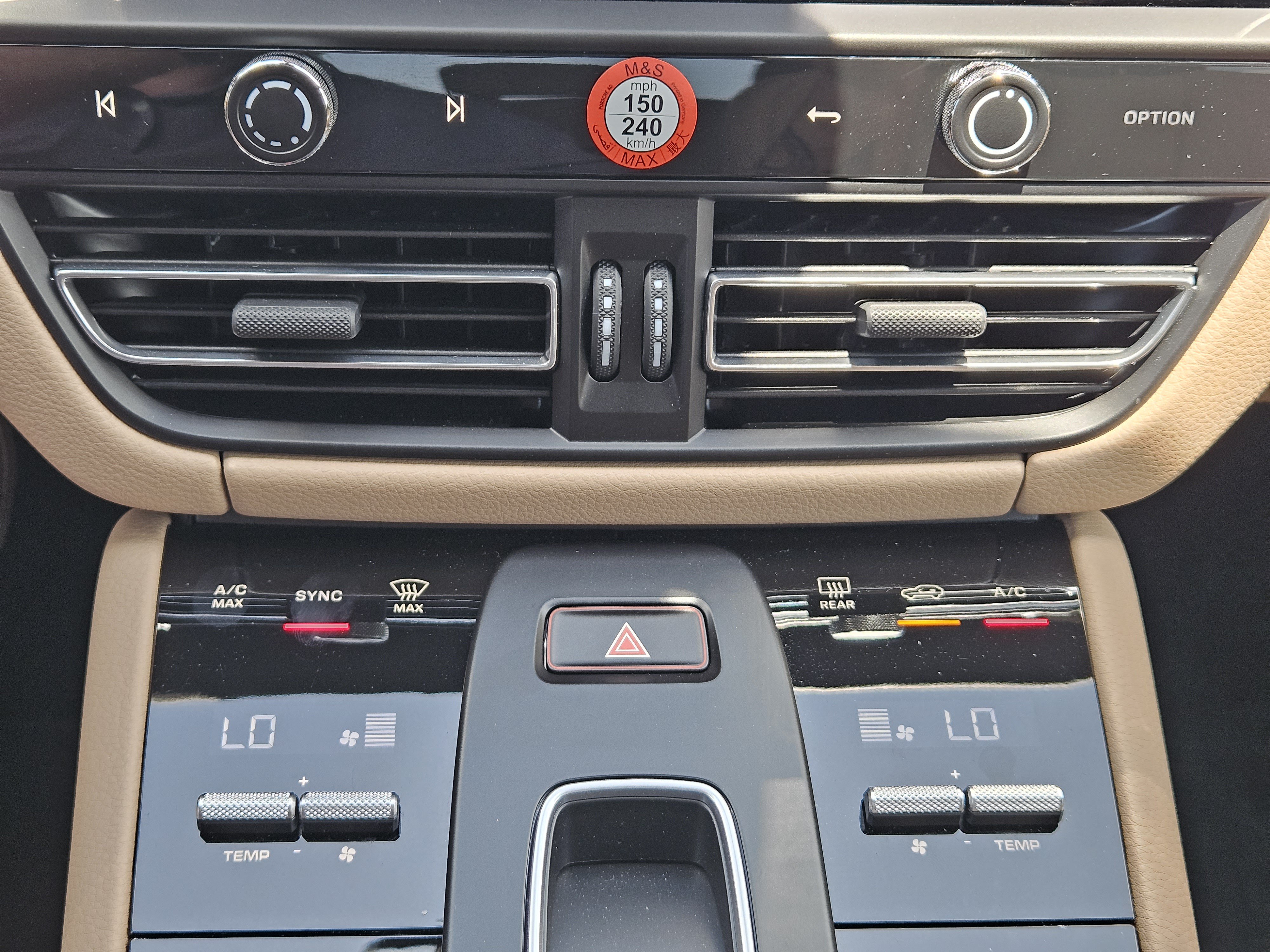 Certified 2026 Porsche Macan S AWD/4WD image 19