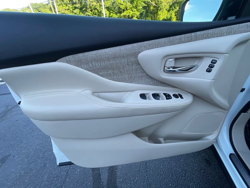 Certified 2019 Nissan Murano SL w/ SL Technology Package AWD/4WD image 9