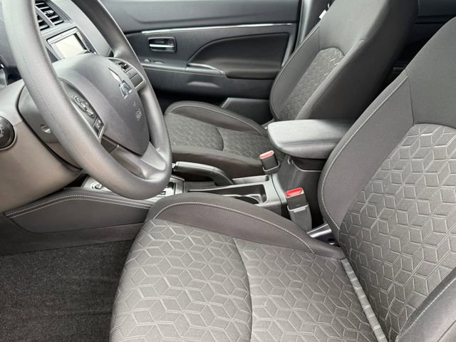 Used 2025 Mitsubishi Outlander Sport ES AWD/4WD image 9