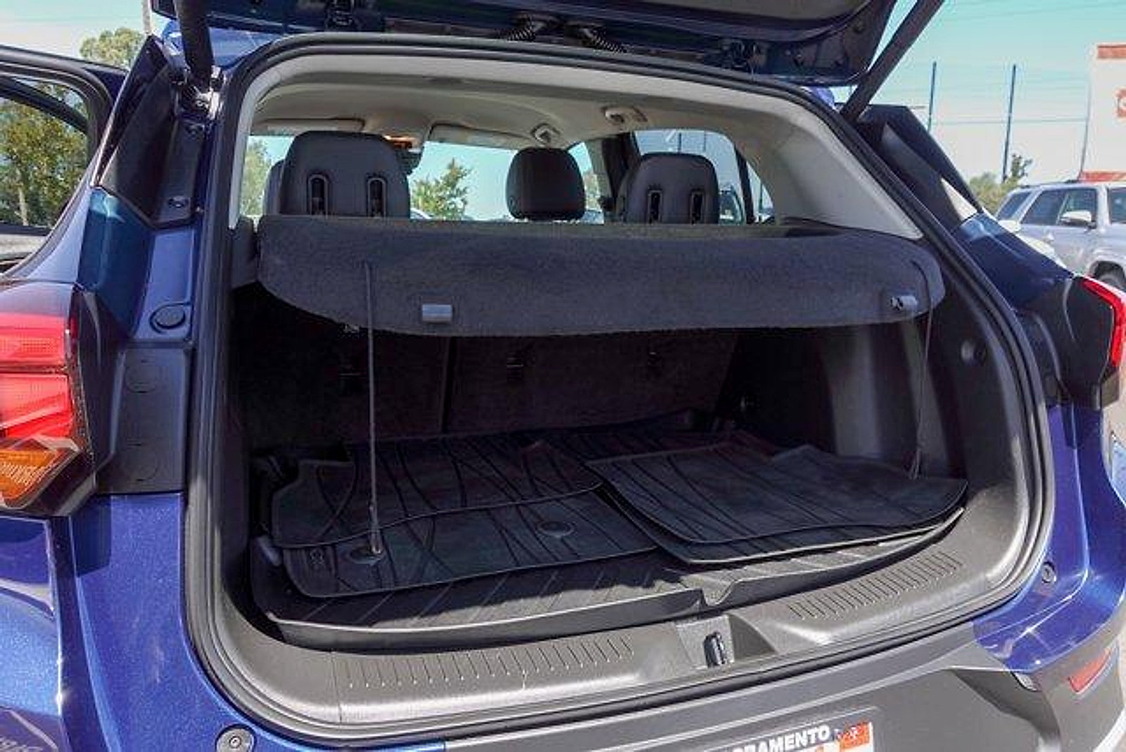 Used 2022 Buick Encore GX Select AWD/4WD image 23