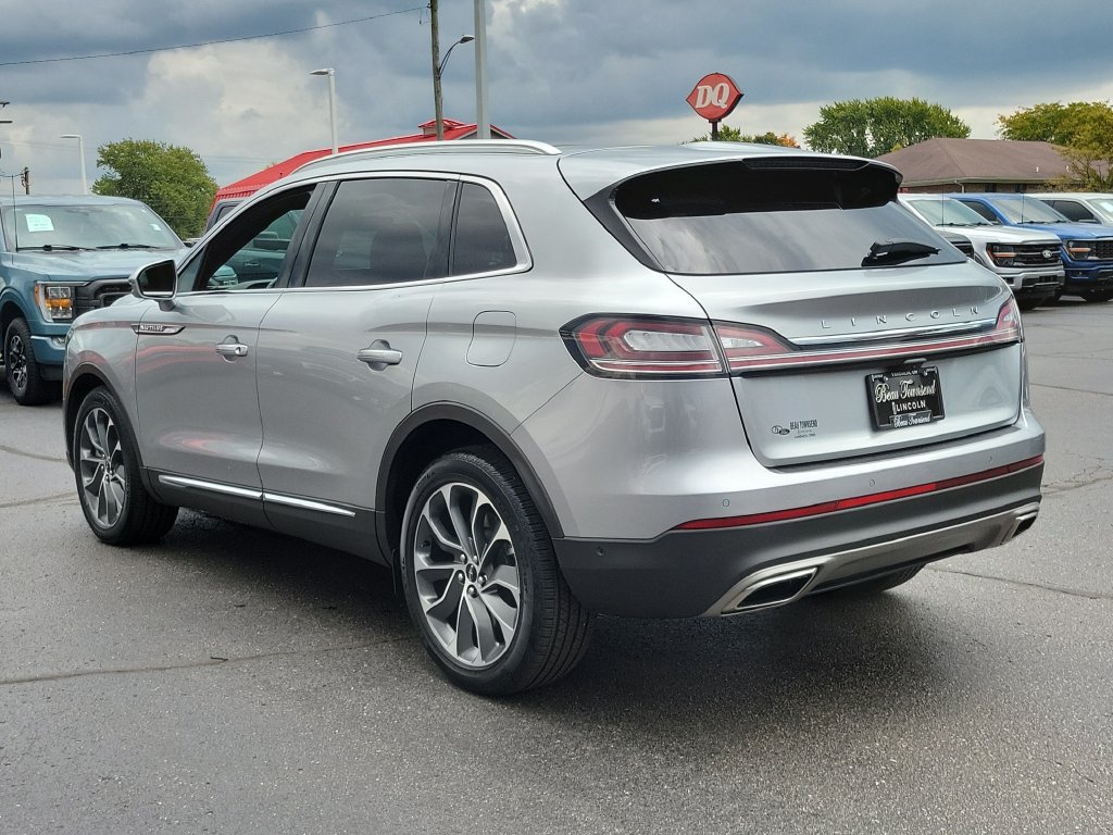 Used 2023 Lincoln Nautilus Reserve AWD/4WD image 6