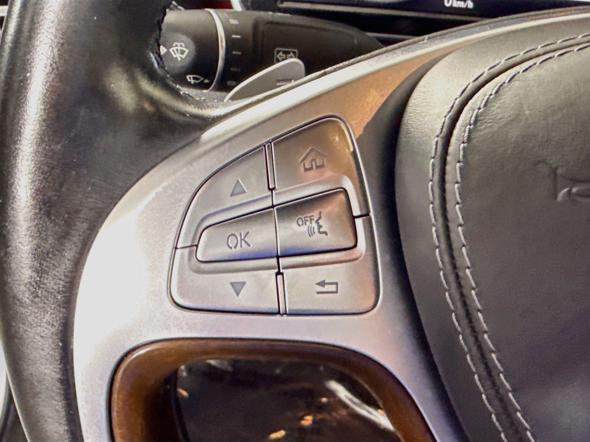 Used 2016 Mercedes-Benz S 550 4MATIC Sedan image 14