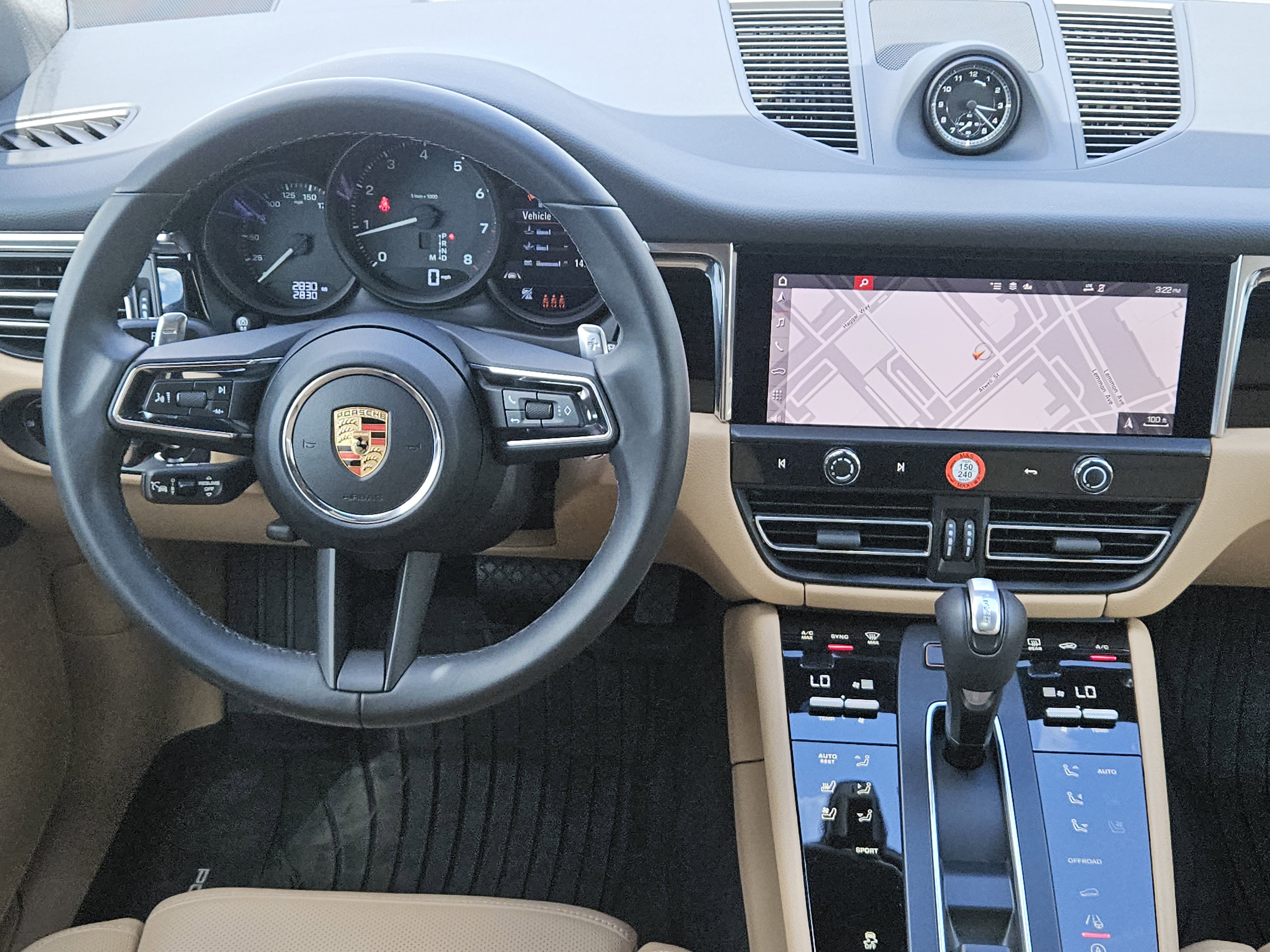 Certified 2025 Porsche Macan image 25