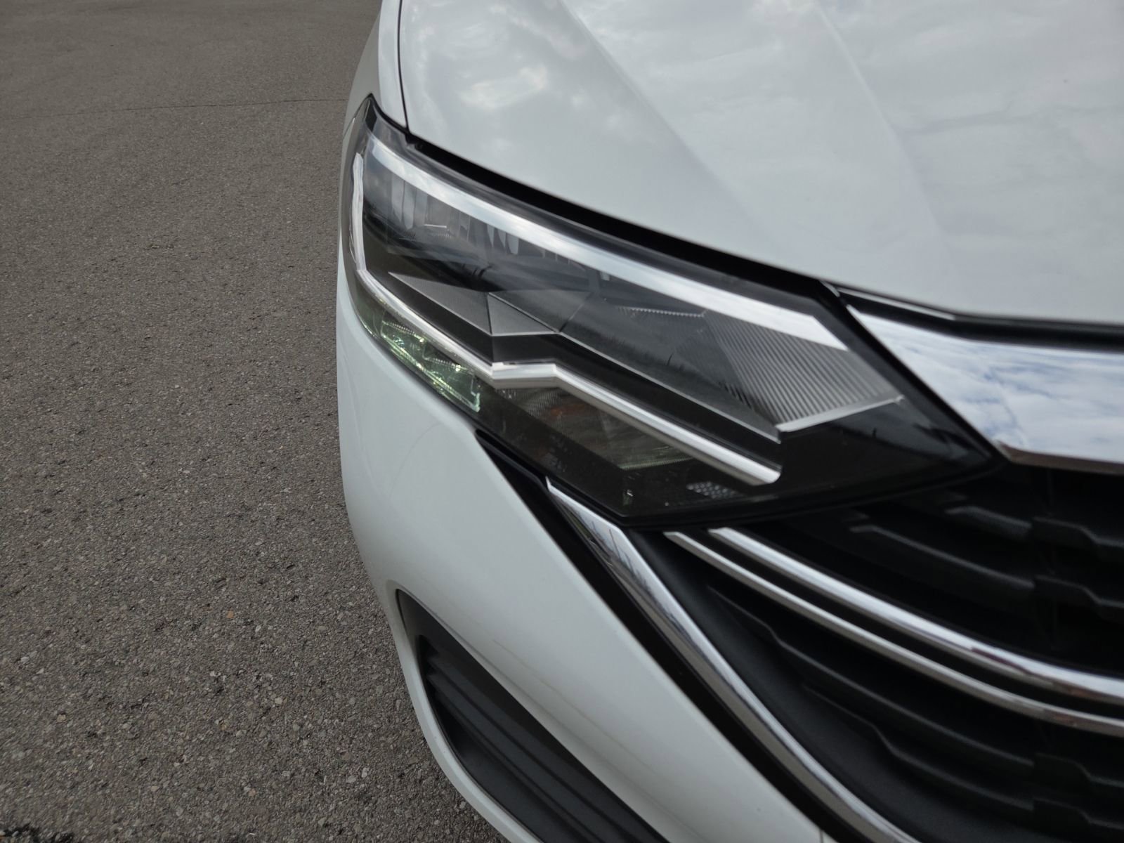 Certified 2022 Volkswagen Jetta SE FWD image 4