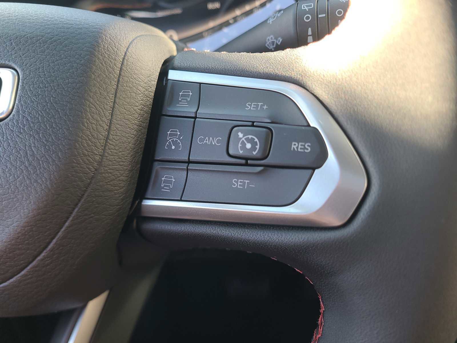 New 2024 Jeep Compass Trailhawk w/ Sun and Sound Group image 28