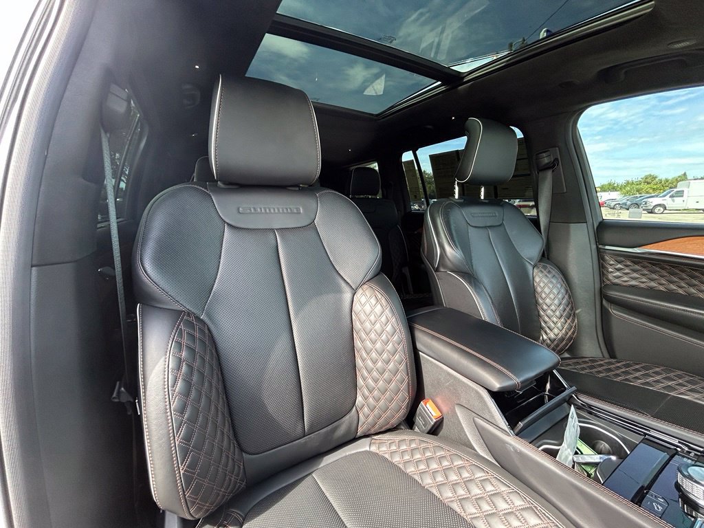 Used 2023 Jeep Grand Cherokee L Summit AWD/4WD image 29