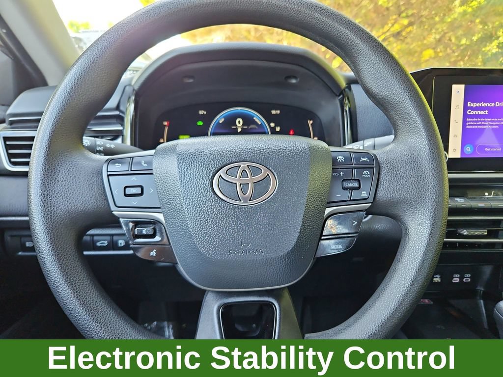 Used 2025 Toyota Camry LE FWD image 10