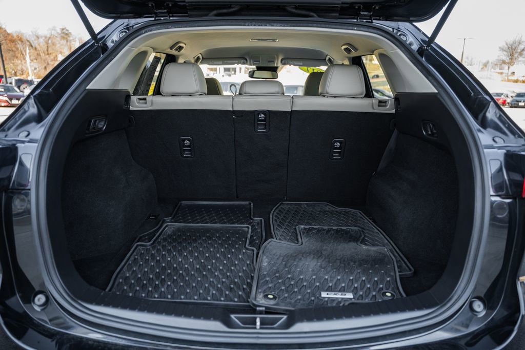 Used 2017 MAZDA CX-5 Touring w/ I-ACTIVSENSE Package image 11