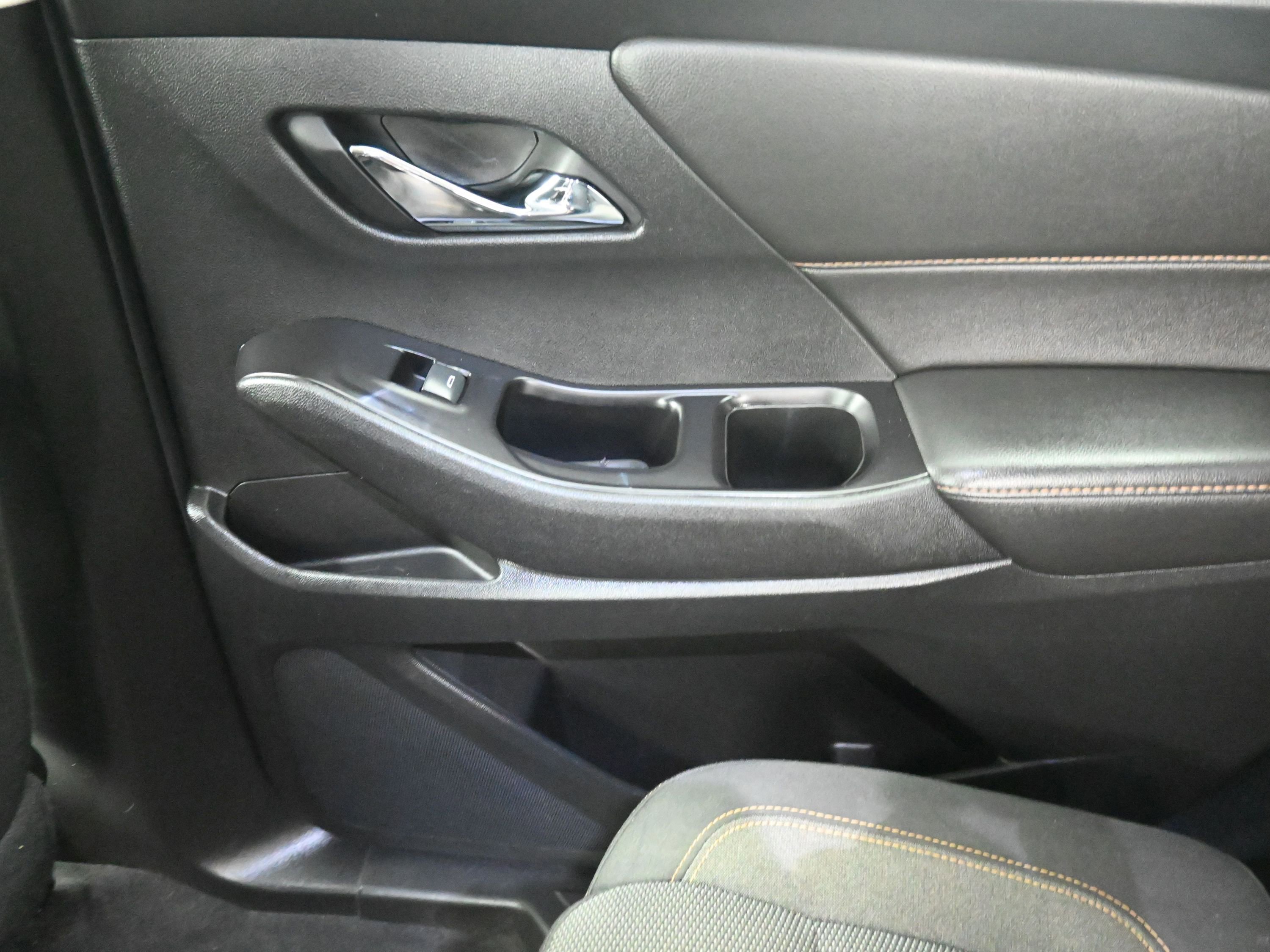 Used 2020 Chevrolet Traverse LT w/ LPO, Black Accent Package image 23