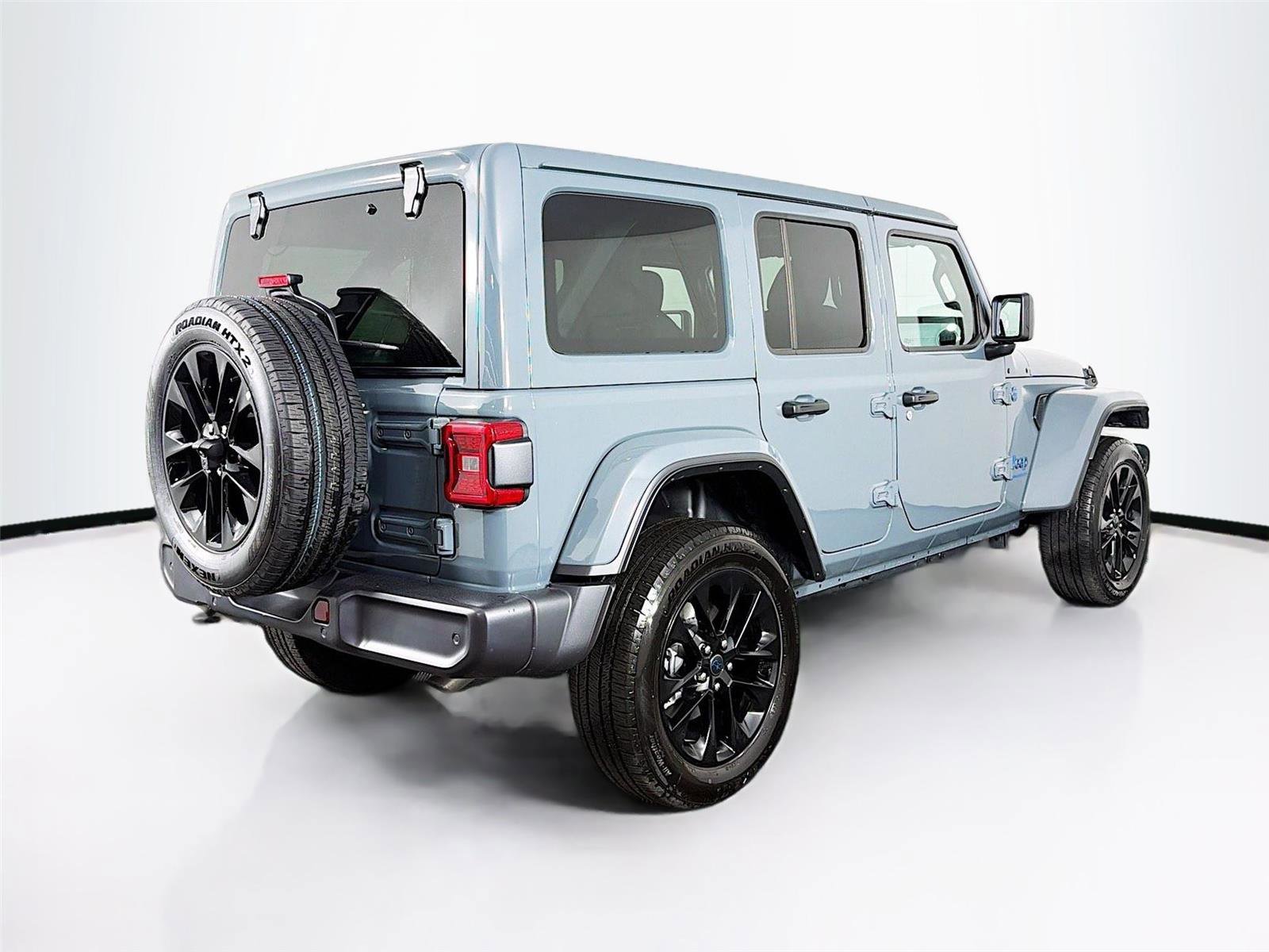 Used 2025 Jeep Wrangler Sahara w/ Safety Group AWD/4WD image 7