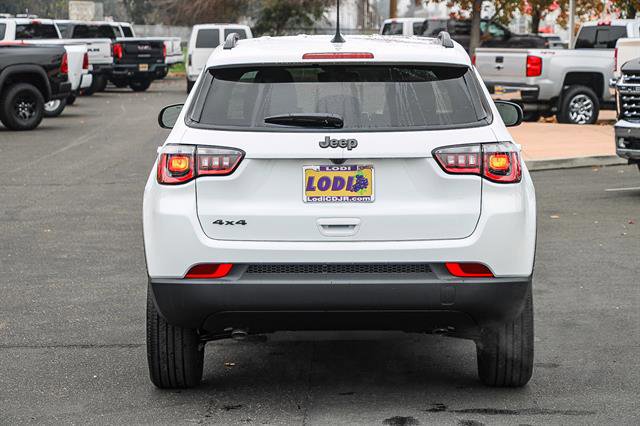 New 2026 Jeep Compass Latitude image 3