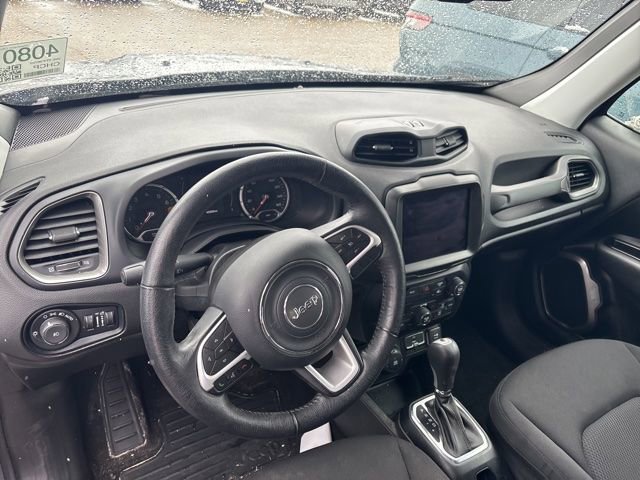 Used 2023 Jeep Renegade Latitude w/ Premium Group image 10