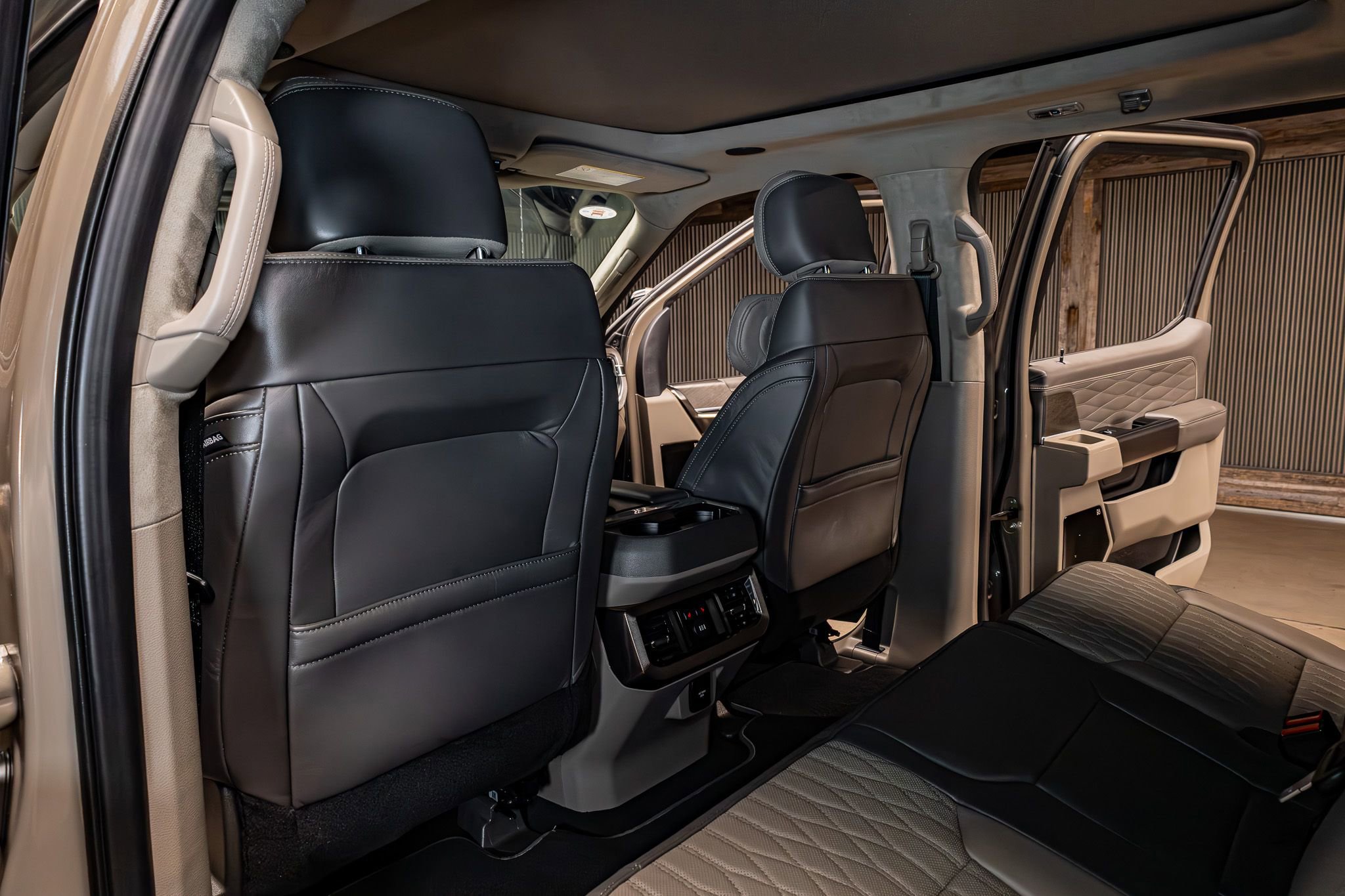 Used 2026 Ford F350 Platinum w/ Platinum Plus Package image 23