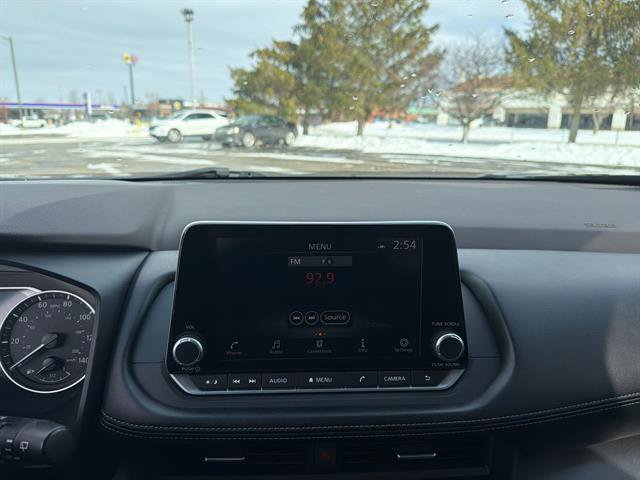 Used 2023 Nissan Rogue SV image 12