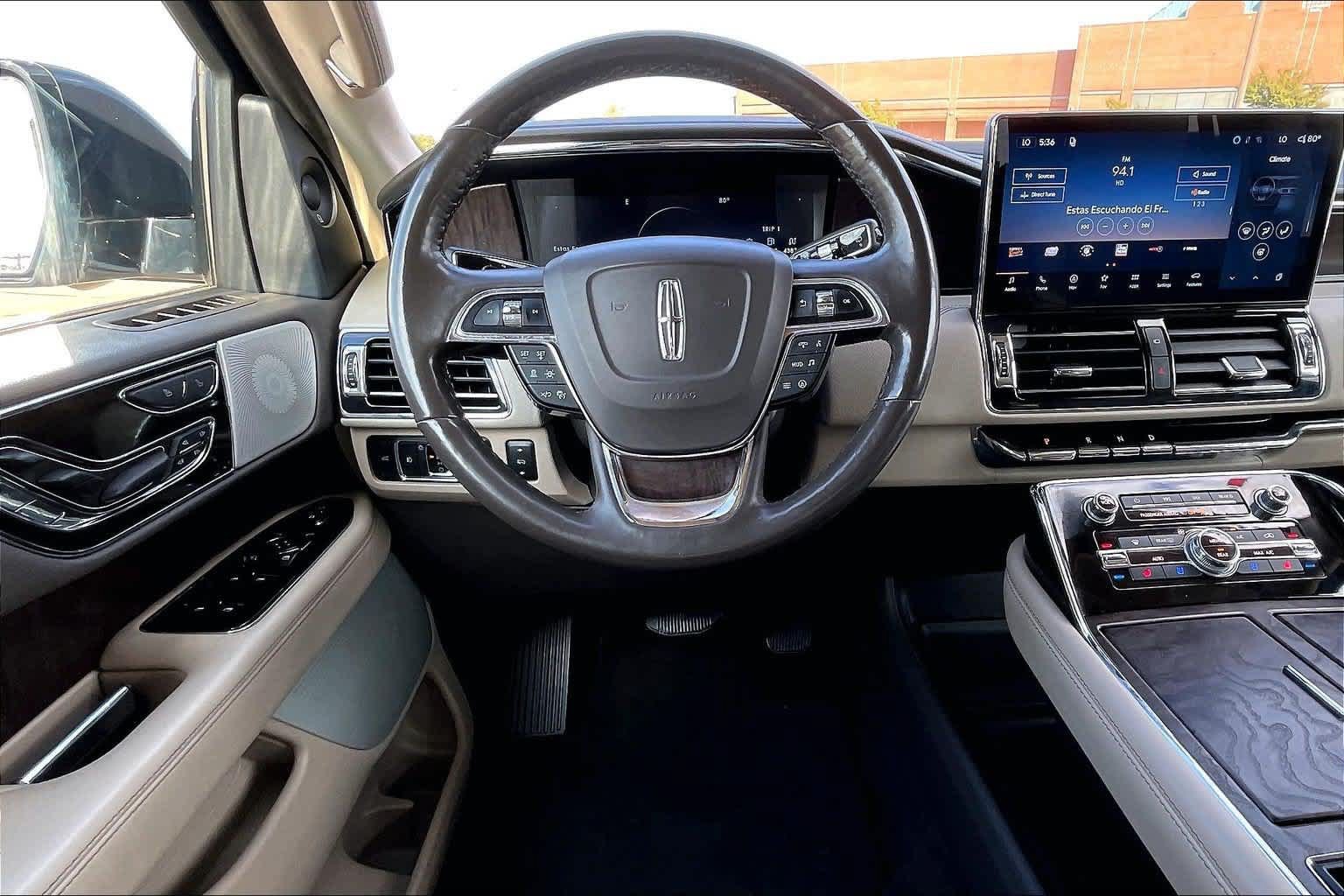 Used 2022 Lincoln Navigator Reserve AWD/4WD image 12