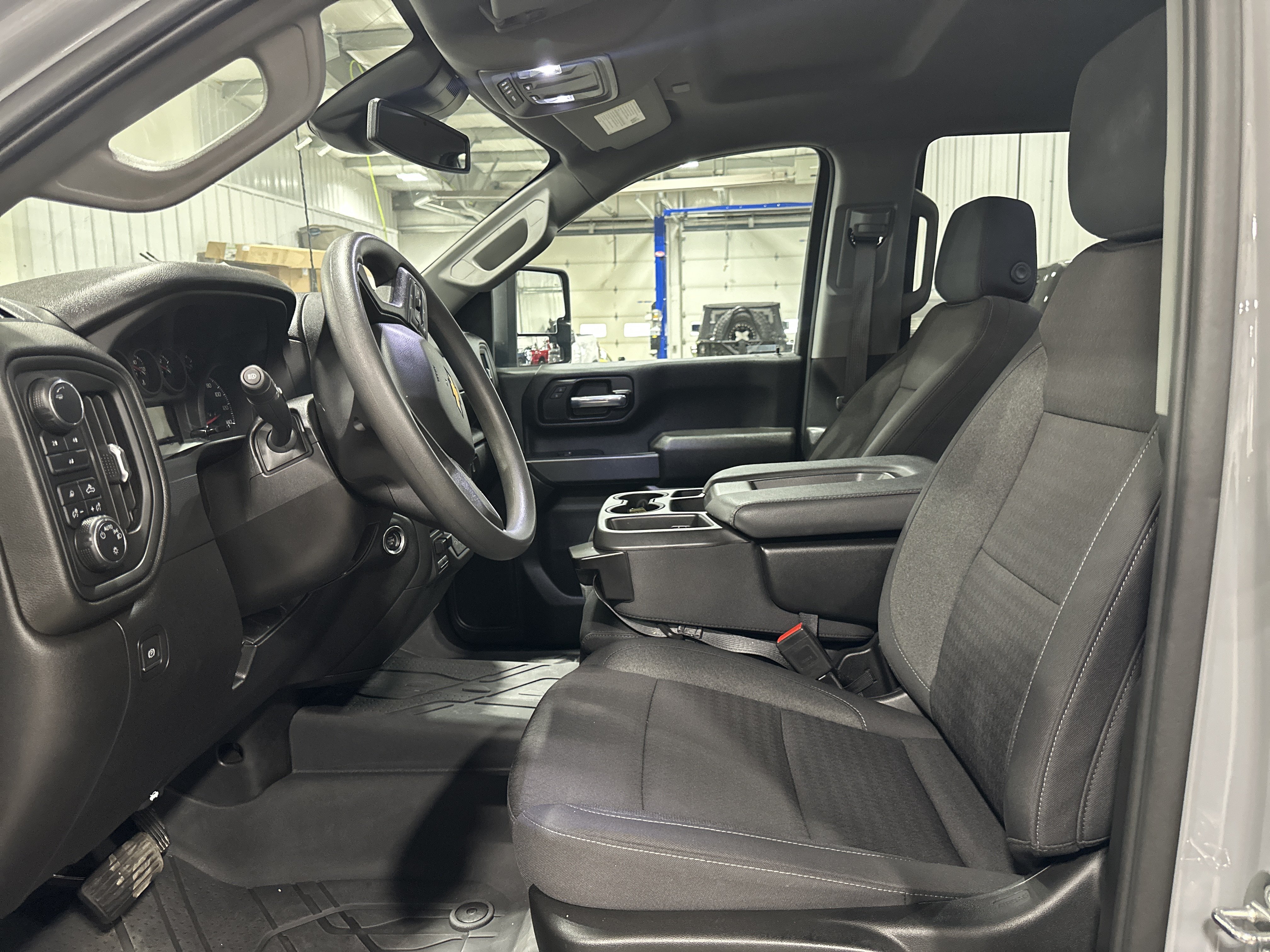 Used 2024 Chevrolet Silverado 2500 Custom w/ Custom Convenience Package AWD/4WD image 10