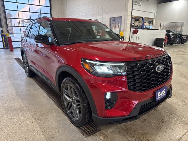 New 2026 Ford Explorer ST-Line w/ ST-Line Street Pack image 3