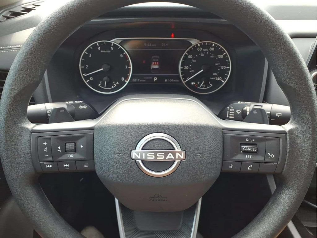 Used 2025 Nissan Rogue S FWD image 14