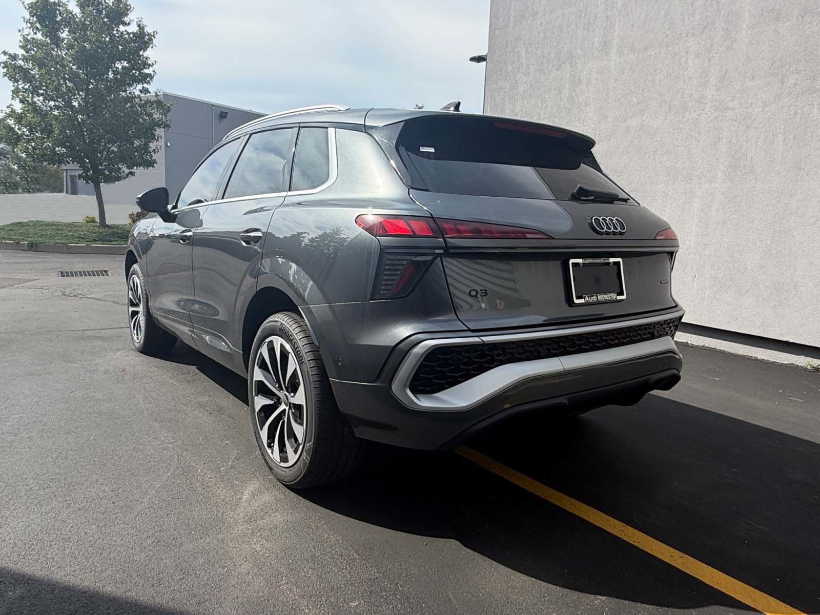 New 2026 Audi Q3 quattro 2.0T AWD/4WD image 3