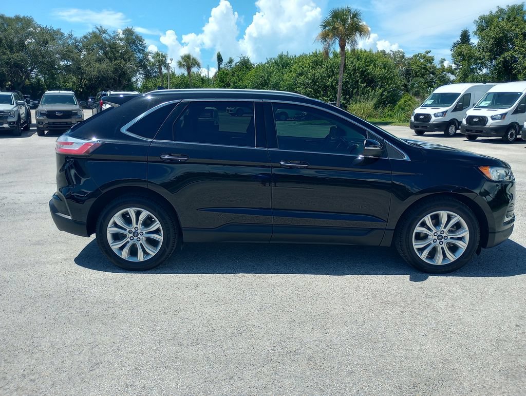 Used 2020 Ford Edge Titanium FWD image 8