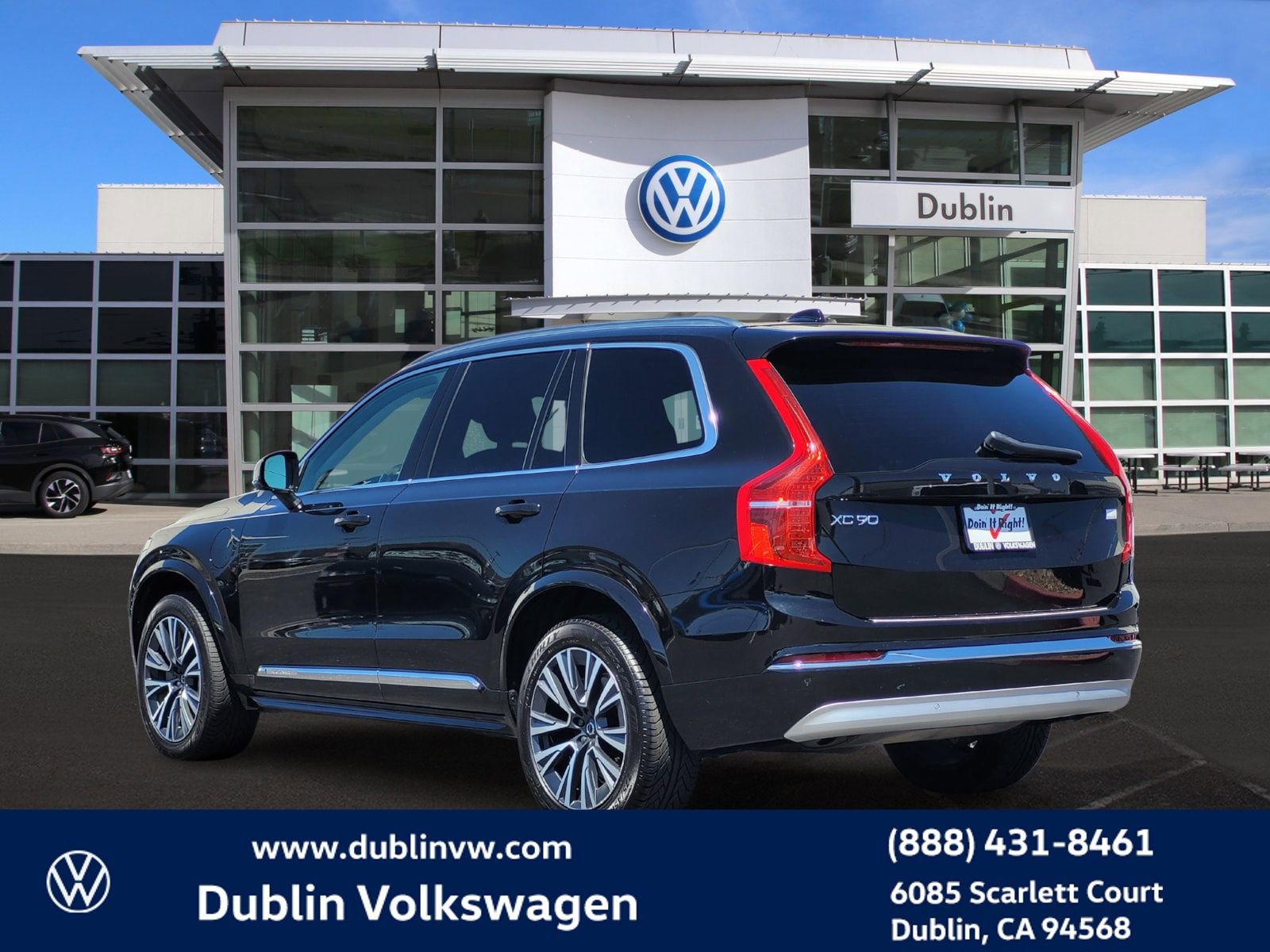 Used 2022 Volvo XC90 T8 Inscription Expression w/ Climate Package image 6