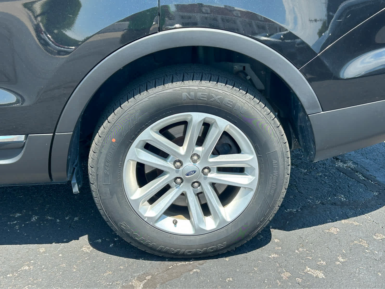Used 2015 Ford Explorer XLT w/ Equipment Group 202A AWD/4WD image 48
