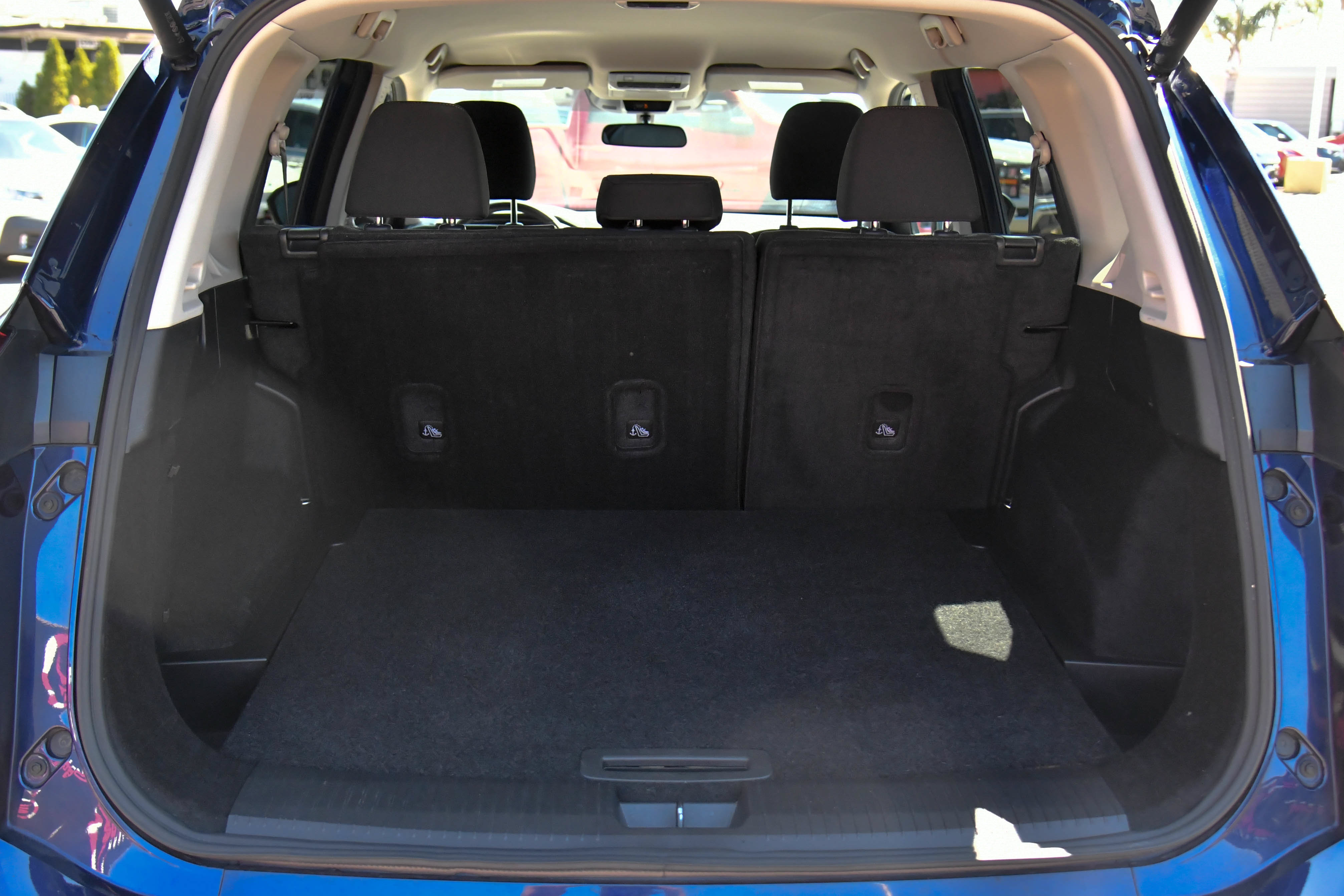 Used 2025 Nissan Rogue SV FWD image 39