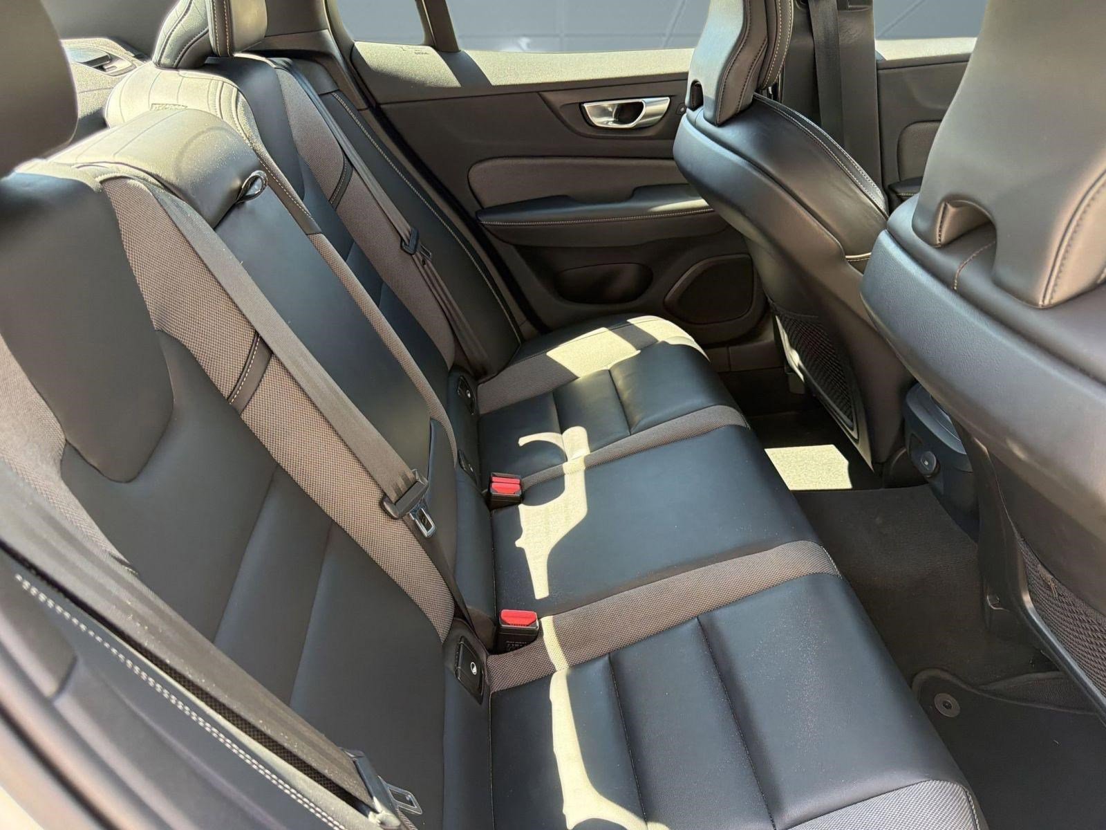 Used 2024 Volvo S60 B5 Plus FWD image 29