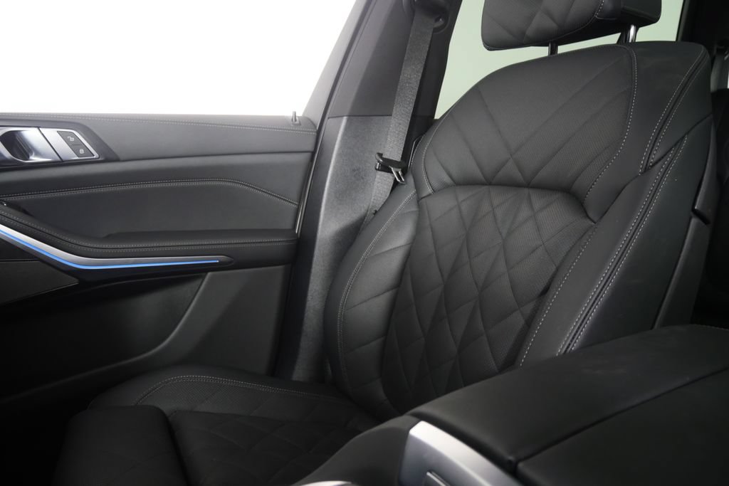 Certified 2026 BMW X5 sDrive40i w/ Climate Comfort Package RWD image 24