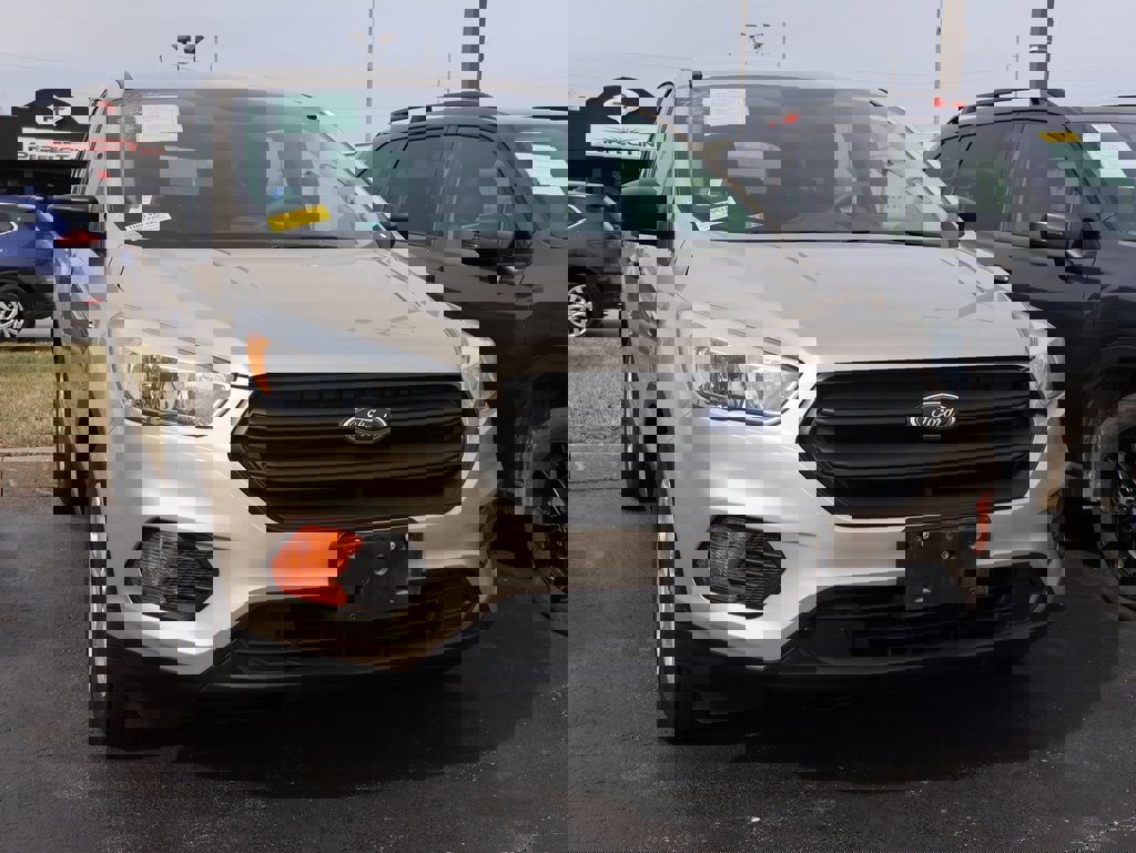 Used 2017 Ford Escape S image 2