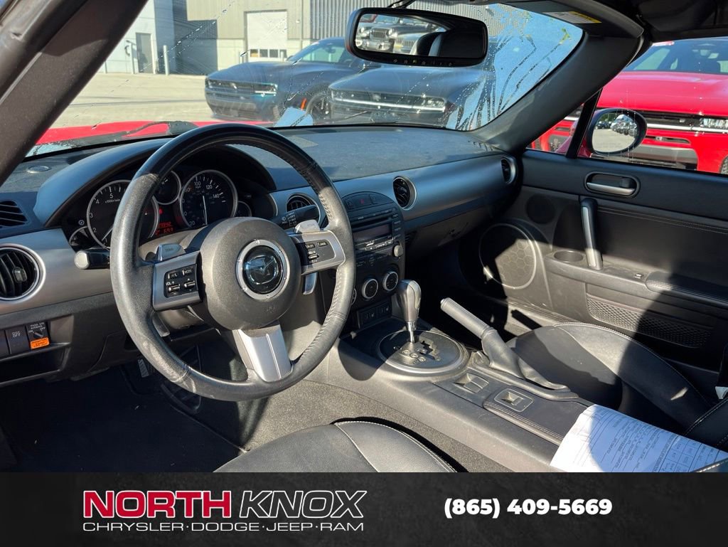 Used 2011 MAZDA MX-5 Miata Grand Touring w/ Premium Pkg RWD image 2