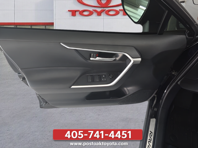 Used 2023 Toyota RAV4 SE AWD/4WD image 9