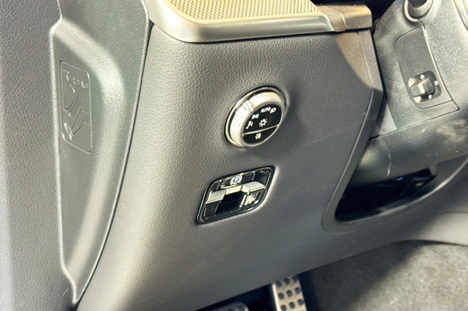 New 2026 Mercedes-Benz GLC 43 AMG 4MATIC image 10