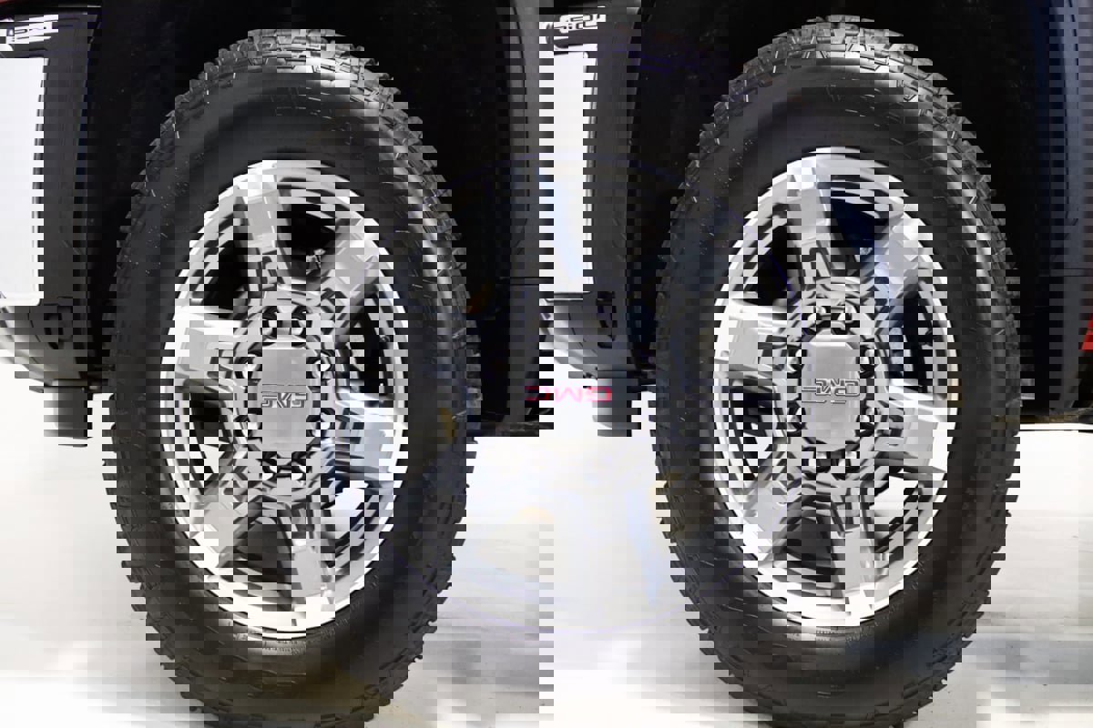 Used 2025 GMC Sierra 3500 SLT w/ SLT Premium Package image 90