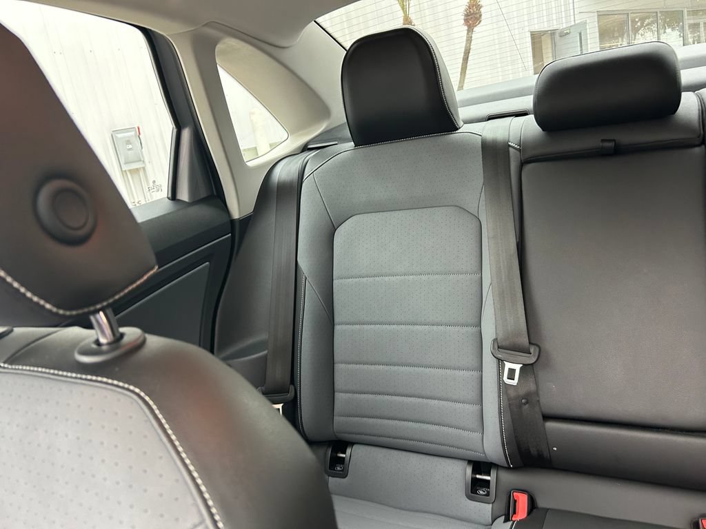 Certified 2025 Volkswagen Jetta SE FWD image 12