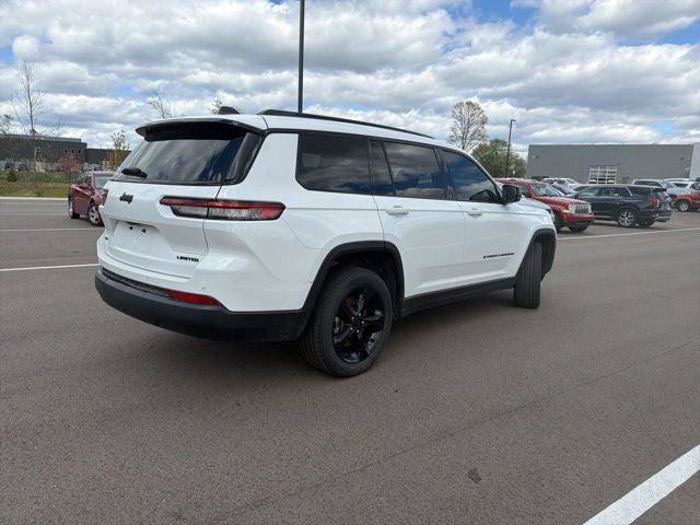 Certified 2024 Jeep Grand Cherokee L Limited w/ Black Appearance Package AWD/4WD image 5