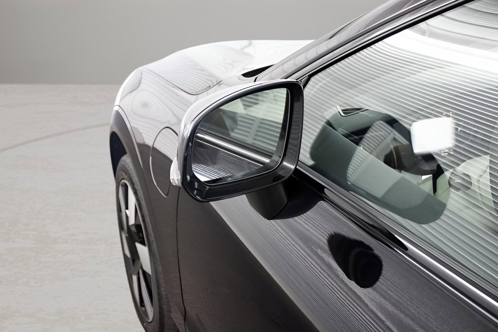 Certified 2025 Volvo XC60 T8 Plus w/ Protection Package Premier image 10