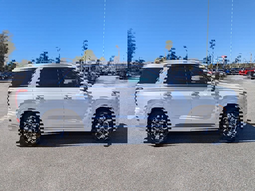 Used 2022 Hyundai Palisade Calligraphy w/ Winter Package image 3