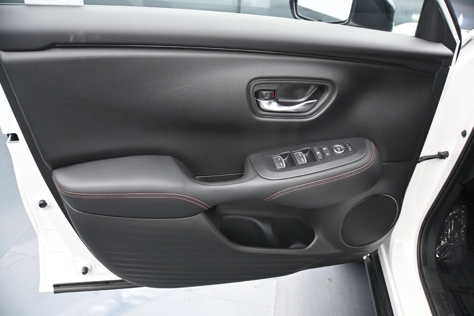 Used 2024 Honda HR-V Sport image 17