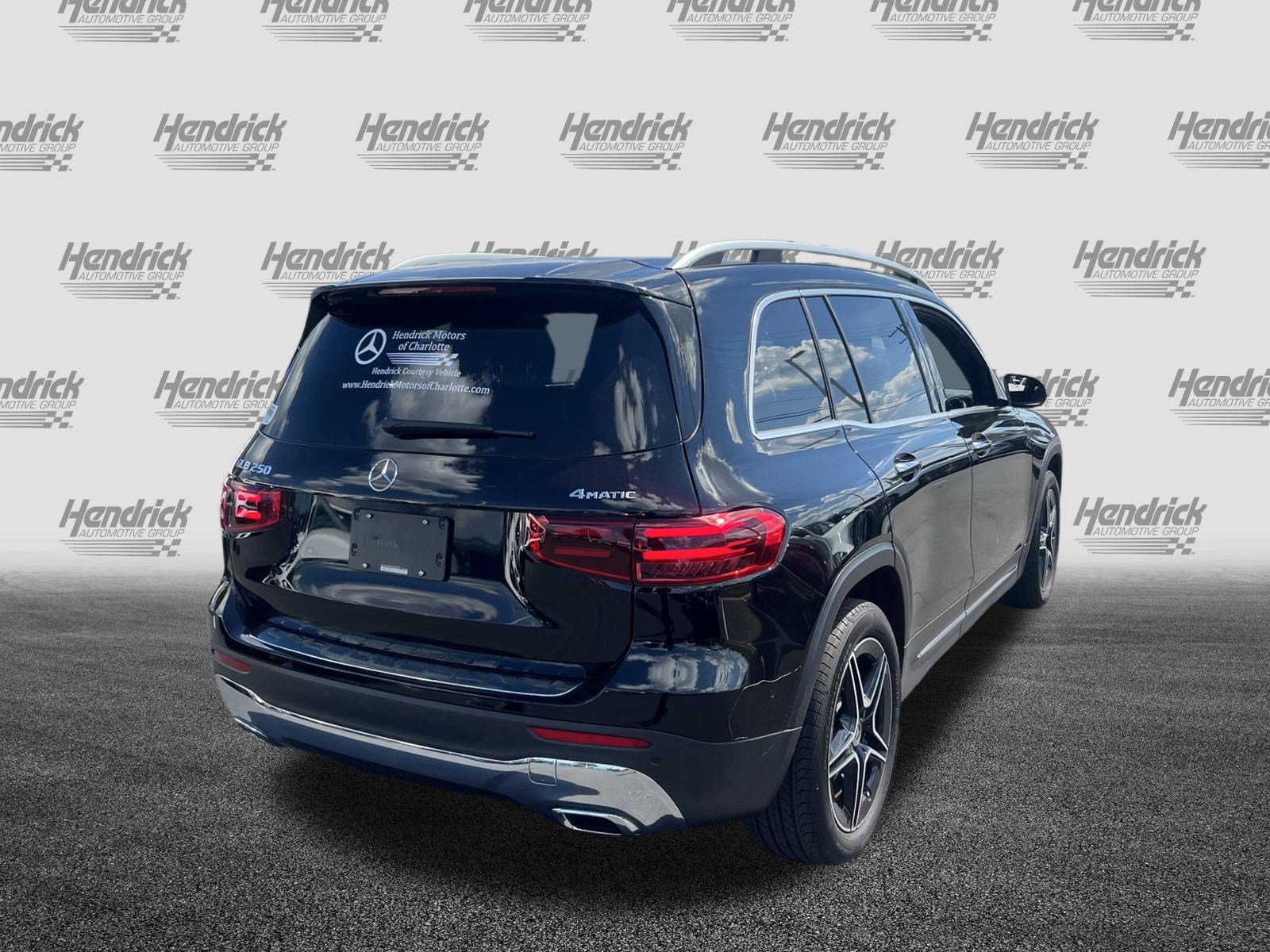 Used 2026 Mercedes-Benz GLB 250 4MATIC image 10