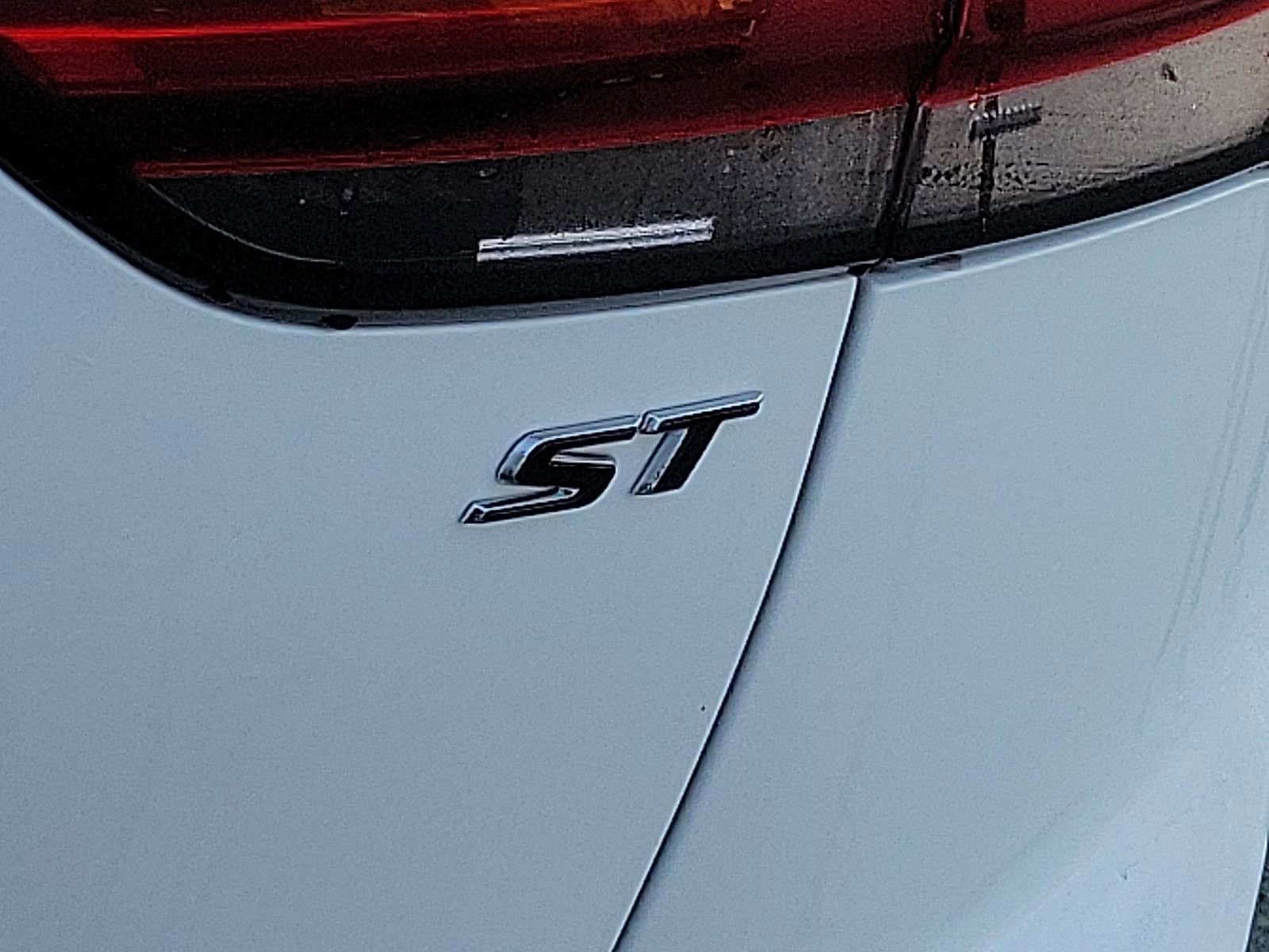 Used 2021 Buick Envision Essence w/ Sport Touring Package image 30