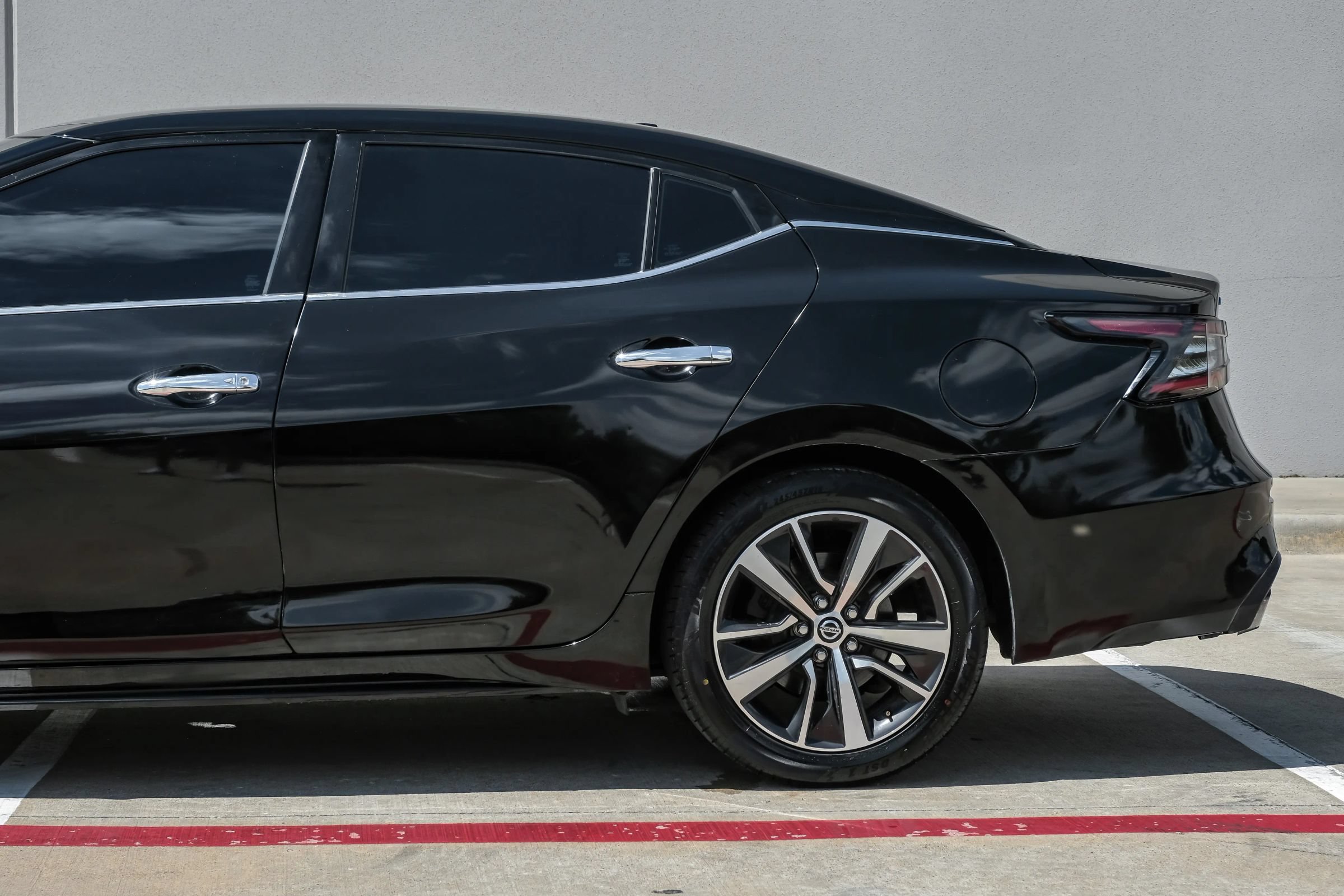 Used 2020 Nissan Maxima 3.5 SV w/ Floor Mat Group FWD image 11